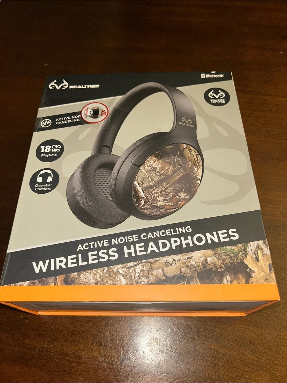 Realtree Camo Wireless Over-Ear Headphones - Black and Brown Camo